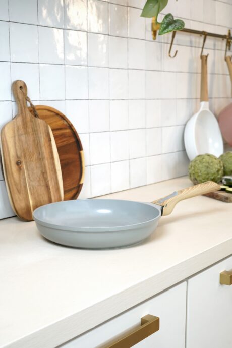 L'INCROYABLE POELE POIGNEE AMOVIBLE 24 cm - PERLE – Image 4